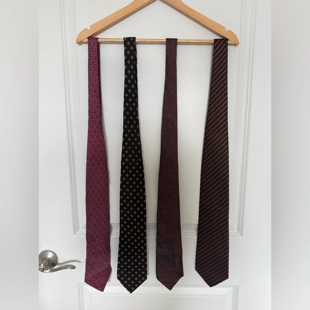 Gucci, Salvatore Ferragamo, Gino Versache, Burberry Men Tie’s Set - Picture 3 of 12
